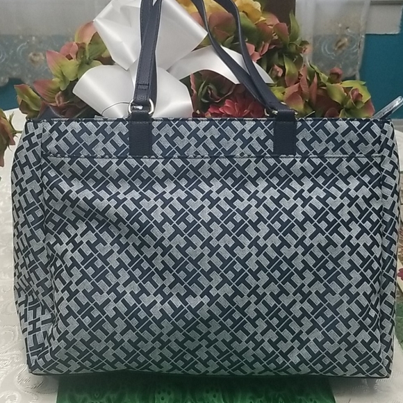 Tommy Hilfiger Tote - Picture 2 of 8